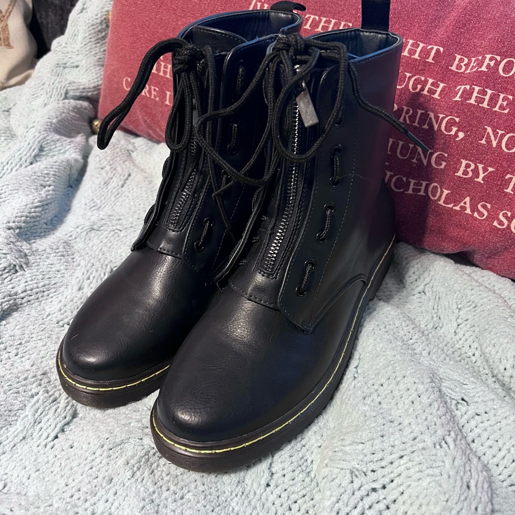 Henry Ferrera Navy Blue Combat Lug Sole Boots Sz 9